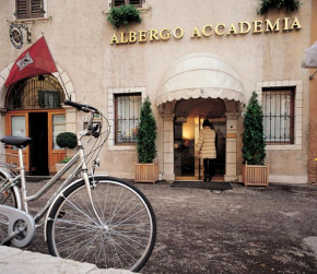 Отель Albergo Accademia, Тренто